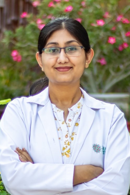 Dr-Sunakshi-Sharma-Ayurvidic doctor-House of Nature Medical Center in abu dhabi